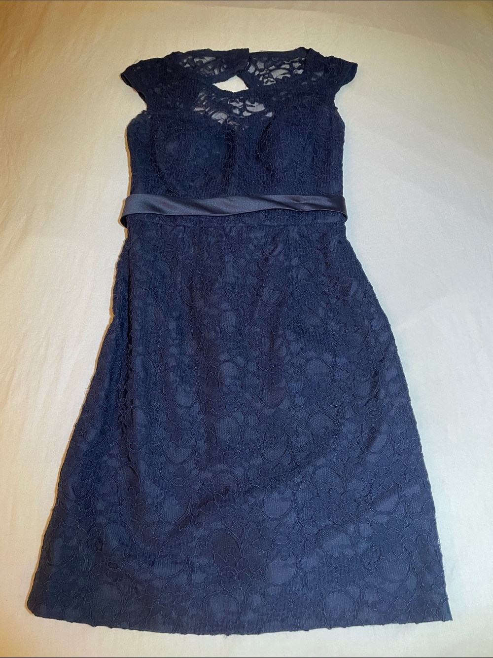 Lace Cap-Sleeve Midi Dress with Satin Waistband - Navy